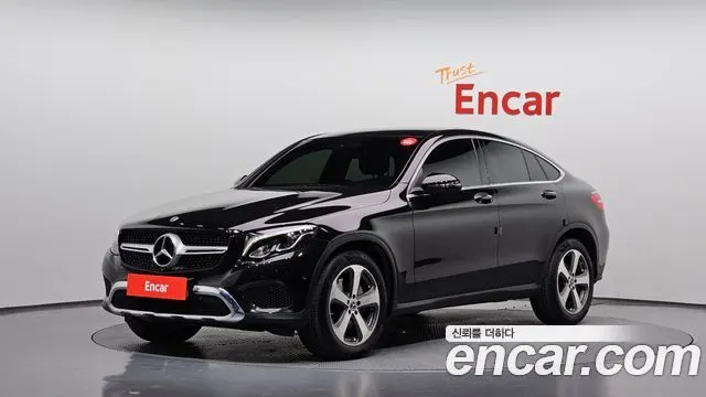 MERCEDES-BENZ GLC-CLASS X253 2019 — 45 519 км, чёрный, Корея — под ключ — фото 1