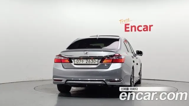 HONDA ACCORD 2017 — 126 179 км, серебристо-серый, Корея — под ключ — фото 4