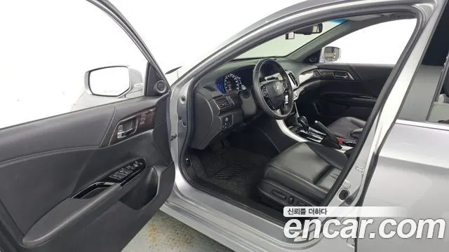 HONDA ACCORD 2017 — 126 179 км, серебристо-серый, Корея — под ключ — фото 10