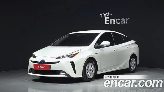 TOYOTA PRIUS 2021