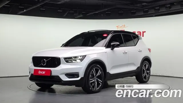 VOLVO XC40 2019 — 137 681 км, белый, Корея — под ключ — фото 1