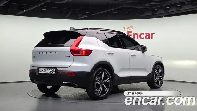 VOLVO XC40 2019 — 137 681 км, белый, Корея — под ключ — фото 2