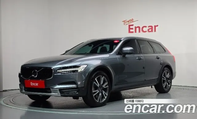 VOLVO V90 CROSS COUNTRY 2018 — 75 316 км, серый, Корея — под ключ — фото 1