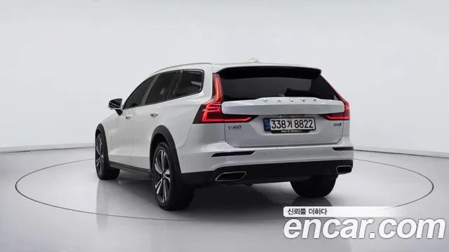 VOLVO V60 CROSS COUNTRY 2021 — 64 510 км, белый, Корея — под ключ — фото 4