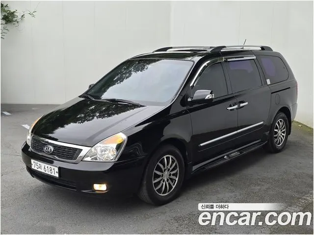 KIA CARNIVAL R 2013