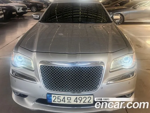 CHRYSLER 300C 2012 — 170 000 км, серебристо-серый, Корея — под ключ — фото 1