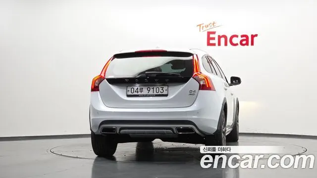 VOLVO V60 CROSS COUNTRY 2017 — 119 317 км, серебристый, Корея — под ключ — фото 4