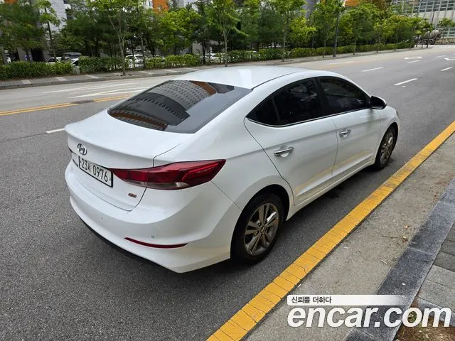 HYUNDAI AVANTE 2016 — 67 736 км, белый, Корея — под ключ — фото 6