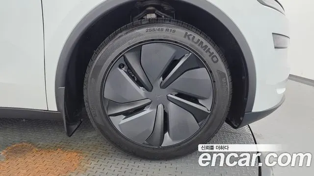 TESLA MODEL Y 2025 — 7 684 км, белый, Корея — под ключ — фото 5