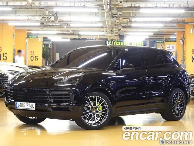 PORSCHE CAYENNE 2022 — 16 590 км, чёрный, Корея — под ключ — фото 1