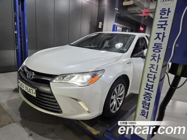 TOYOTA CAMRY 2017 — 133 901 км, белый, Корея — под ключ — фото 1