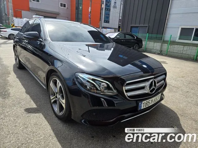 MERCEDES-BENZ E-CLASS W213 2017 — 208 450 км, чёрный, Корея — под ключ — фото 3