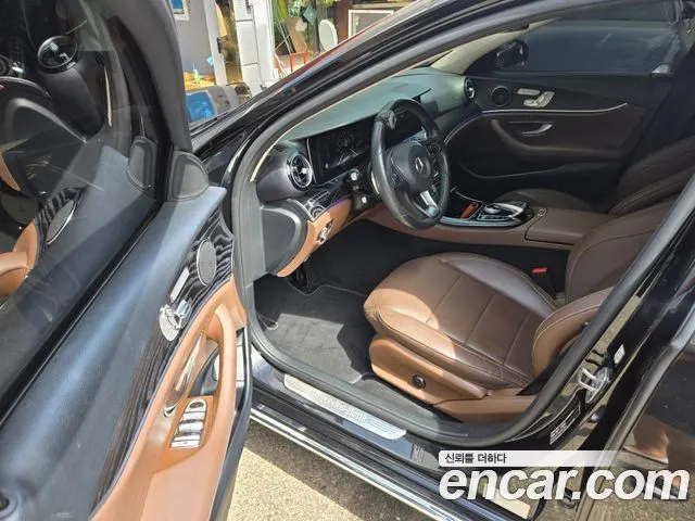 MERCEDES-BENZ E-CLASS W213 2017 — 208 450 км, чёрный, Корея — под ключ — фото 6