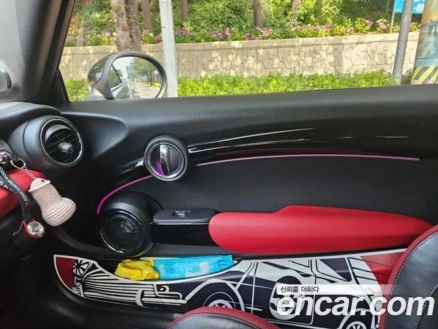 MINI COOPER S CONVERTIBLE 2019 — 75 000 км, чёрный, Корея — под ключ — фото 7