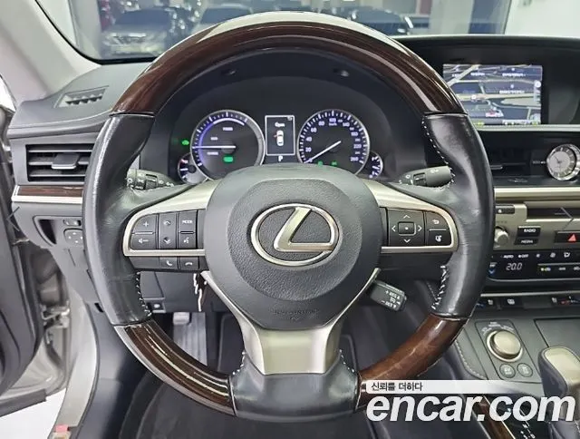 LEXUS ES300H 2017 — 146 390 км, серебристый, Корея — под ключ — фото 9