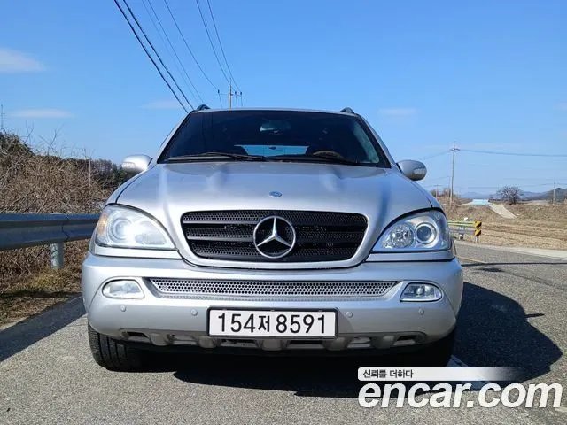 MERCEDES-BENZ M-CLASS W163 2002 — 220 000 км, светло-серебристый, Корея — под ключ — фото 1