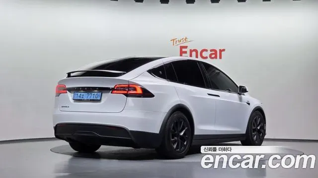 TESLA MODEL X 2023