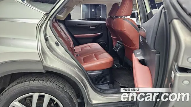 LEXUS NX300H 2017 — 77 590 км, серебристо-серый, Корея — под ключ — фото 12