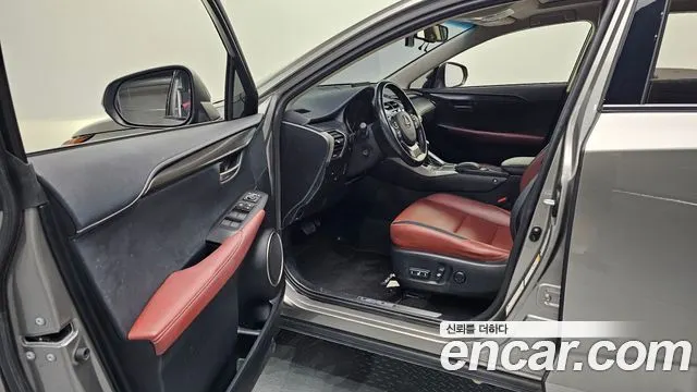 LEXUS NX300H 2017 — 77 590 км, серебристо-серый, Корея — под ключ — фото 10