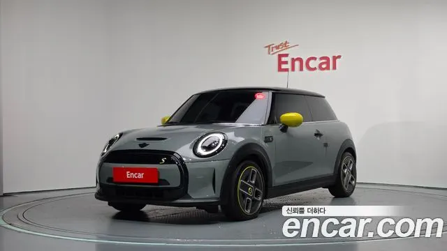 MINI COOPER ELECTRIC 2022 — 59 025 км, серебристо-серый, Корея — под ключ — фото 1