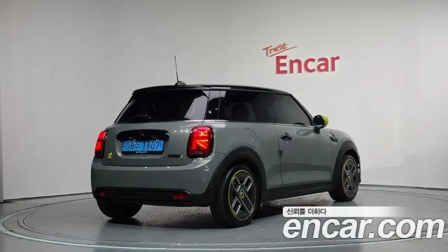 MINI COOPER ELECTRIC 2022 — 59 025 км, серебристо-серый, Корея — под ключ — фото 2