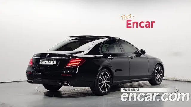 MERCEDES-BENZ E-CLASS W213 2017