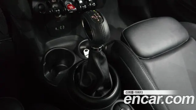 MINI COOPER 2018 — 75 563 км, белый-перламутр, Корея — под ключ — фото 9