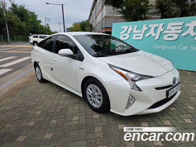 TOYOTA PRIUS 2018 — 146 670 км, белый, Корея — под ключ — фото 2
