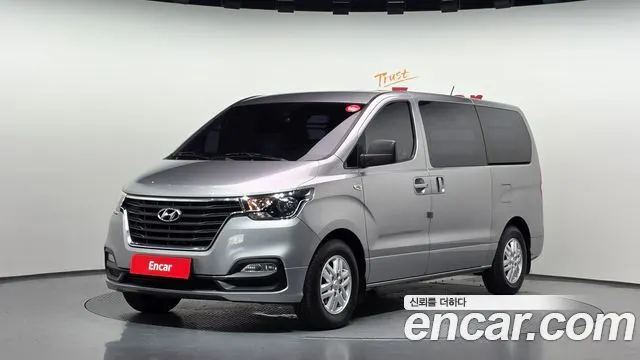 HYUNDAI GRAND STAREX 2019