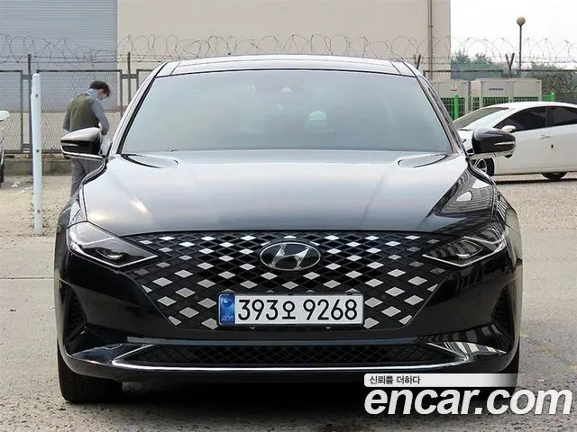 HYUNDAI GRANDEUR HYBRID 2022