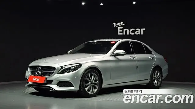MERCEDES-BENZ C-CLASS W205 2017 — 127 542 км, серебристо-серый, Корея — под ключ — фото 1