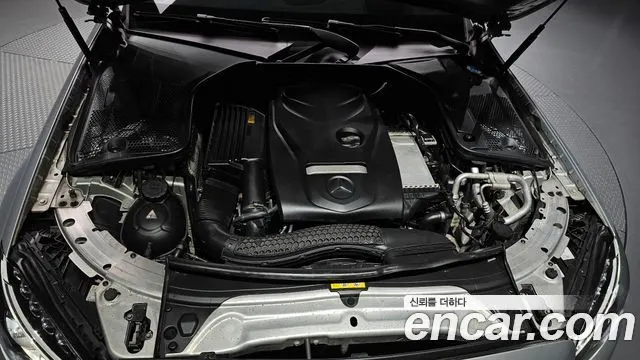 MERCEDES-BENZ C-CLASS W205 2017 — 127 542 км, серебристо-серый, Корея — под ключ — фото 6