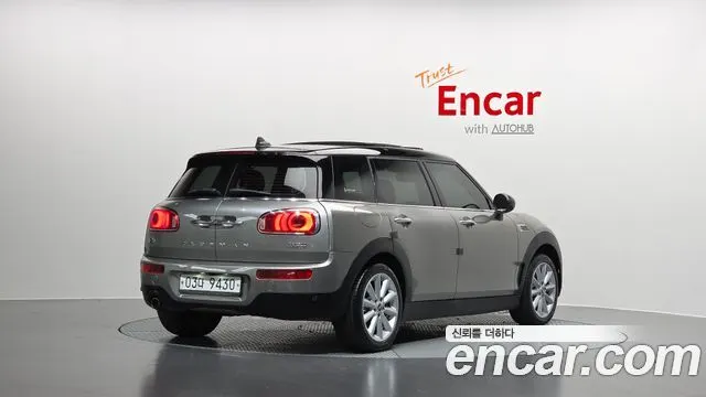 MINI COOPER CLUBMAN 2018 — 108 374 км, серебристый, Корея — под ключ — фото 1