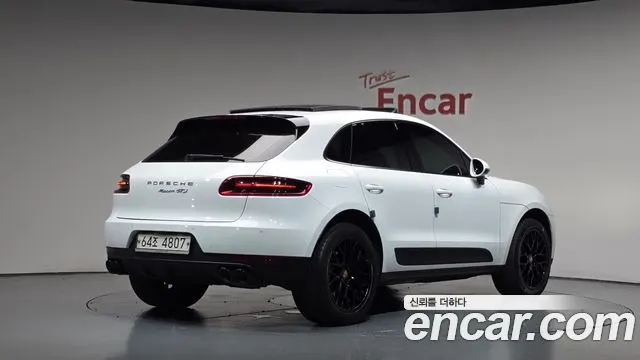 PORSCHE MACAN 2018 — 83 035 км, белый, Корея — под ключ — фото 1