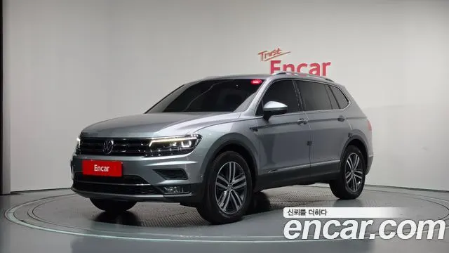 VOLKSWAGEN TIGUAN ALLSPACE 2020 — 83 559 км, серебристо-серый, Корея — под ключ — фото 1