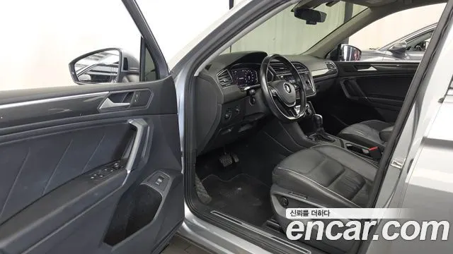 VOLKSWAGEN TIGUAN ALLSPACE 2020 — 83 559 км, серебристо-серый, Корея — под ключ — фото 10