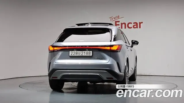 LEXUS RX350H 2025 — 16 608 км, серебристо-серый, Корея — под ключ — фото 4
