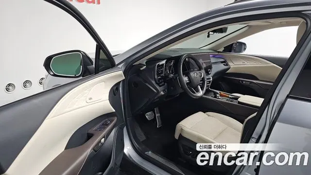 LEXUS RX350H 2025 — 16 608 км, серебристо-серый, Корея — под ключ — фото 10