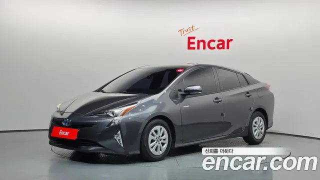 TOYOTA PRIUS 2018