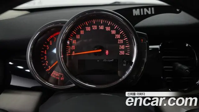 MINI COOPER 2022 — 22 210 км, светло-золотистый, Корея — под ключ — фото 8