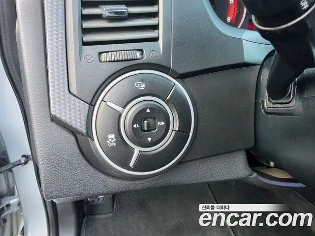 KGM KORANDO SPORTS 2015 — 154 832 км, серебристый, Корея — под ключ — фото 11