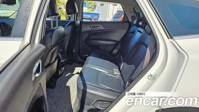 KIA SPORTAGE HYBRID 2023 — 51 375 км, белый, Корея — под ключ — фото 11