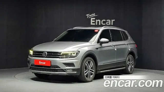VOLKSWAGEN TIGUAN ALLSPACE 2020 — 123 641 км, серебристый, Корея — под ключ — фото 1