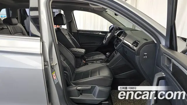 VOLKSWAGEN TIGUAN ALLSPACE 2020 — 123 641 км, серебристый, Корея — под ключ — фото 11