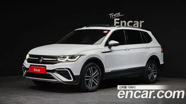 VOLKSWAGEN TIGUAN ALLSPACE 2023 — 37 217 км, белый, Корея — под ключ — фото 1