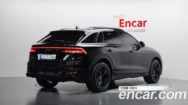 AUDI Q8 2022