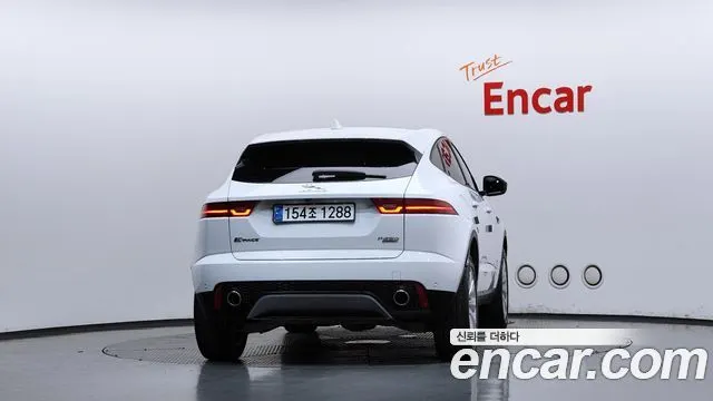 JAGUAR E-PACE 2018 — 52 781 км, белый, Корея — под ключ — фото 4