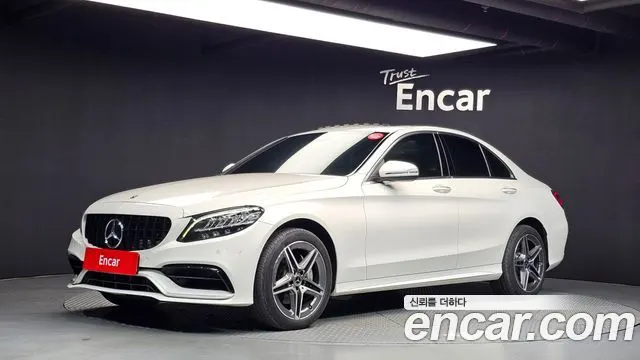 MERCEDES-BENZ C-CLASS W205 2019 — 148 211 км, белый, Корея — под ключ — фото 1