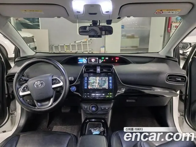 TOYOTA PRIUS 2017 — 227 333 км, белый, Корея — под ключ — фото 7