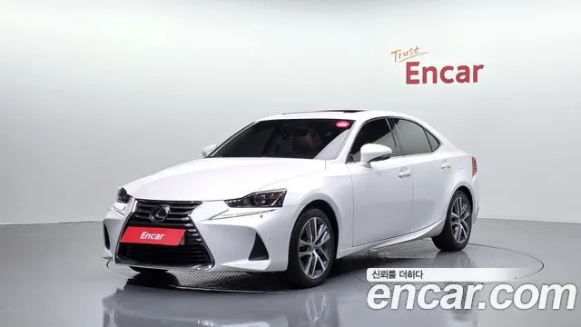LEXUS IS200T 2017